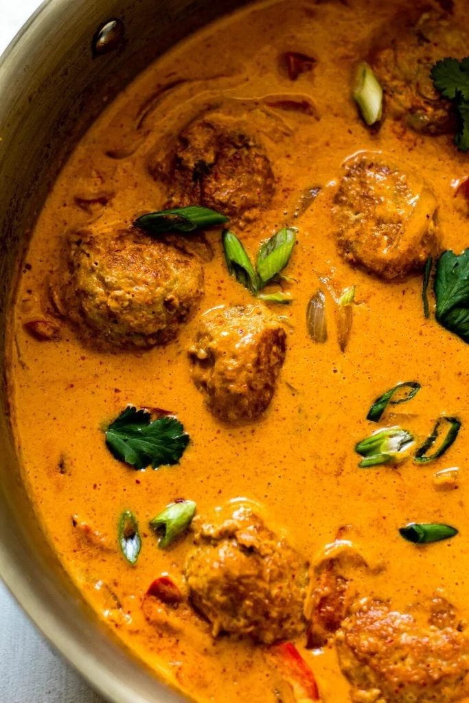 meatballs in red curry sauce
