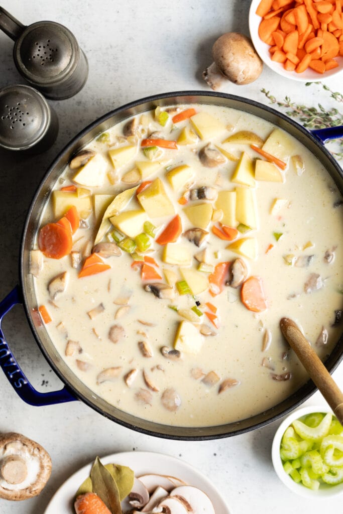 Healthy Chicken Pot Pie Soup