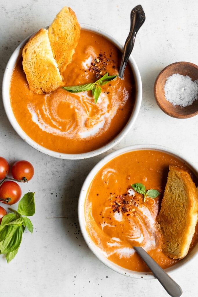 Chunky Fresh Tomato Oregano Soup. A healthy delicious lunch!