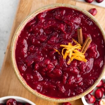 cranberry sauce in bowl