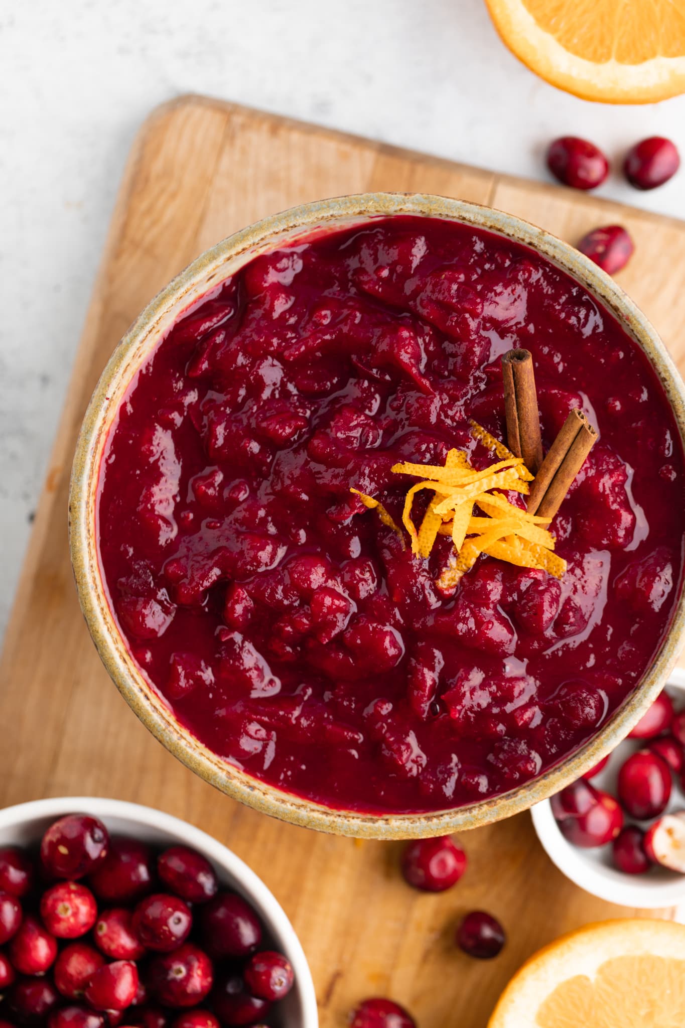 cranberry sauce in bowl