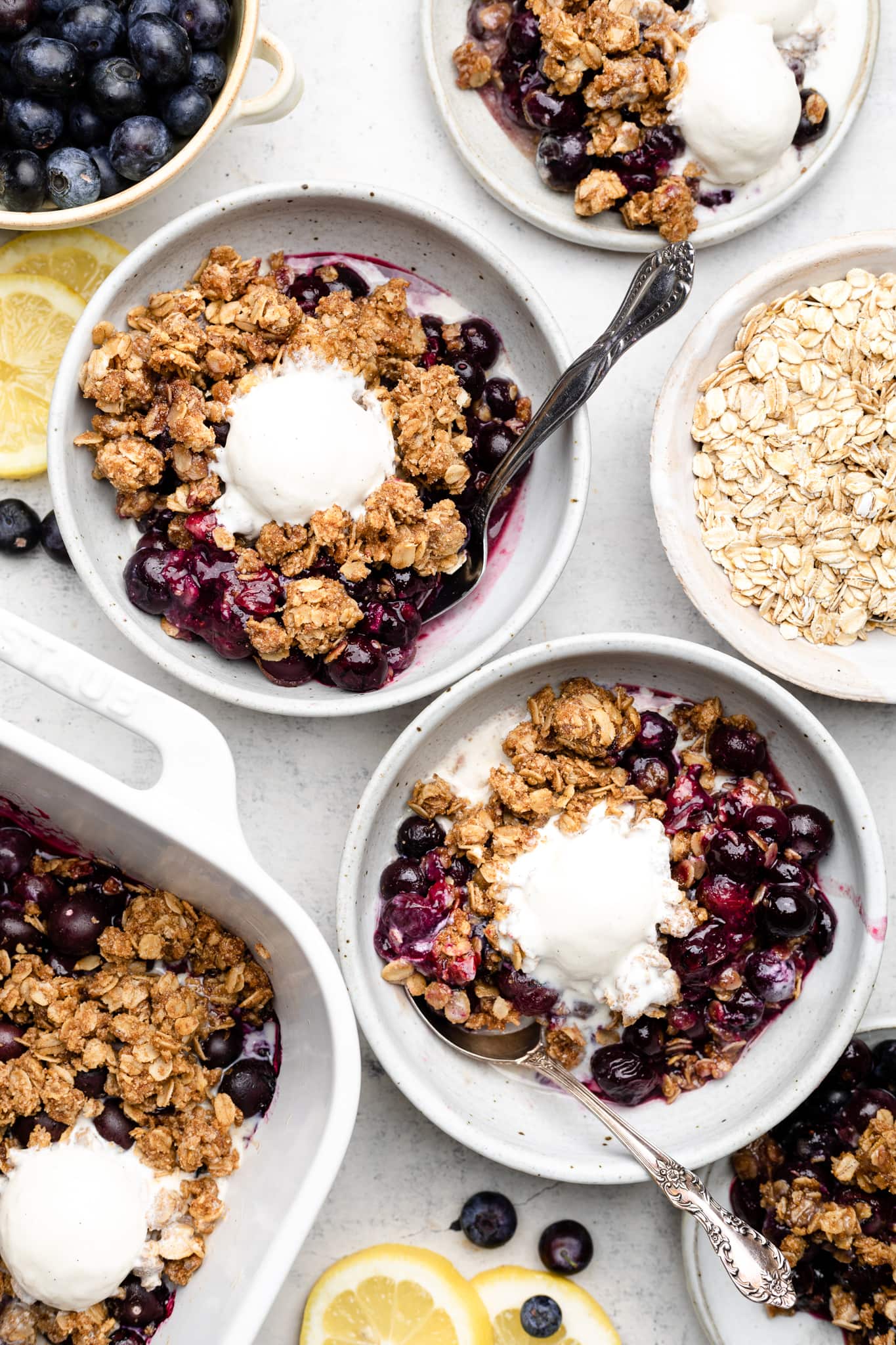 blueberry crumble with ice creams in bowls
