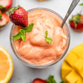 strawberry mango smoothie in a cup