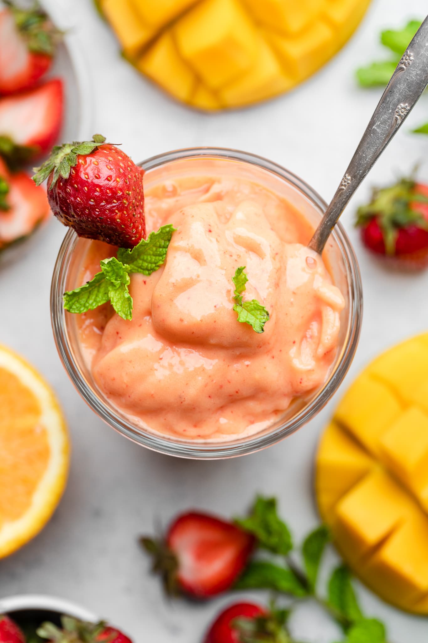 strawberry mango smoothie in a cup 