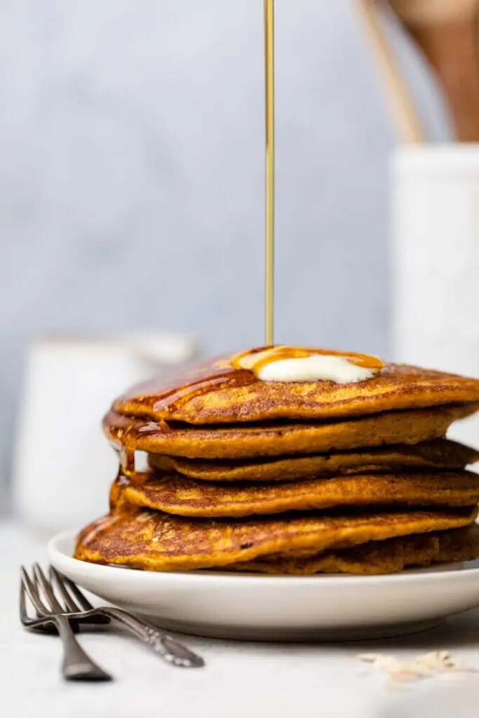 pancakes with syrup