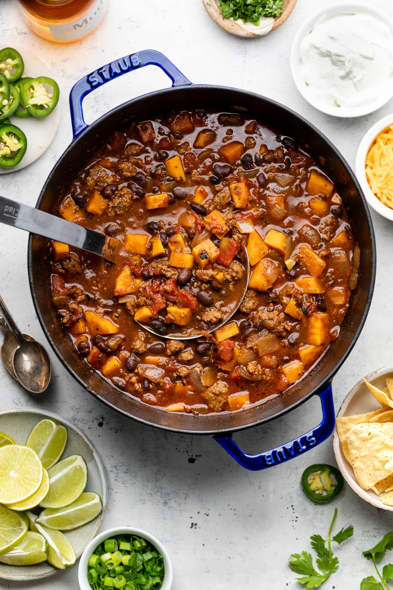 Sweet Potato and Black Bean Chili - All the Healthy Things