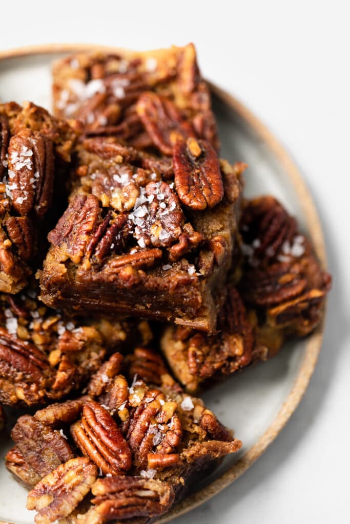 pecan pie bars on plate