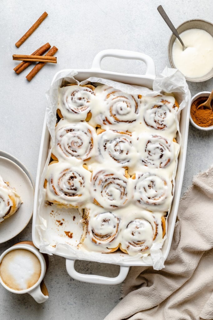 vernieuwen Yoghurt pijn The Best Homemade Cinnamon Rolls - All the Healthy Things