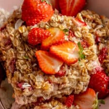 Strawberry Banana Baked Oatmeal