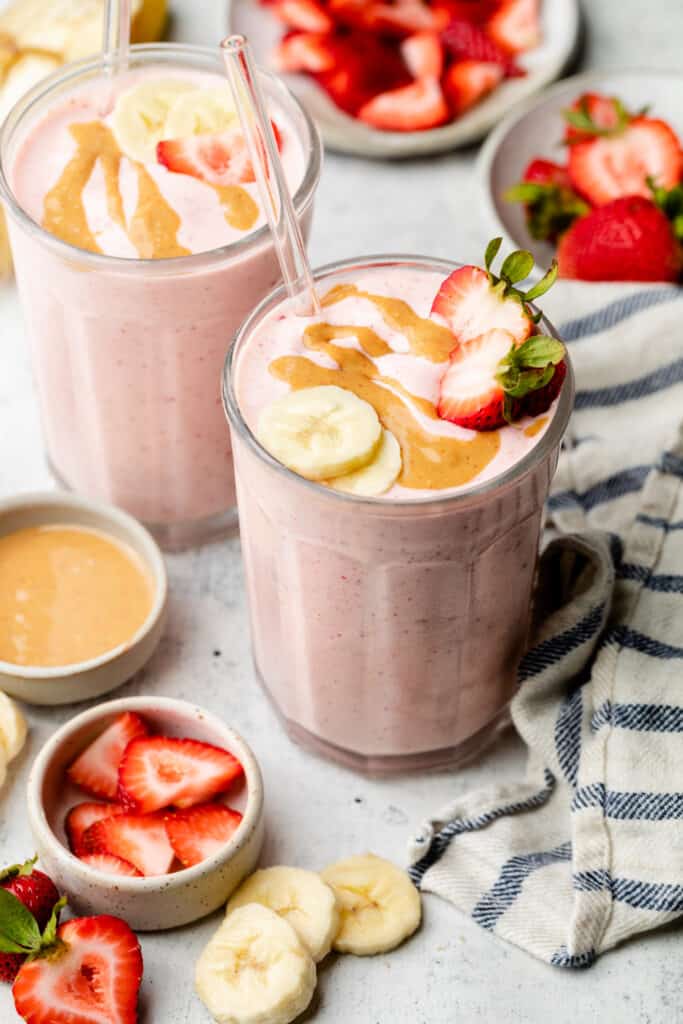 strawberry peanut butter smoothie in glass