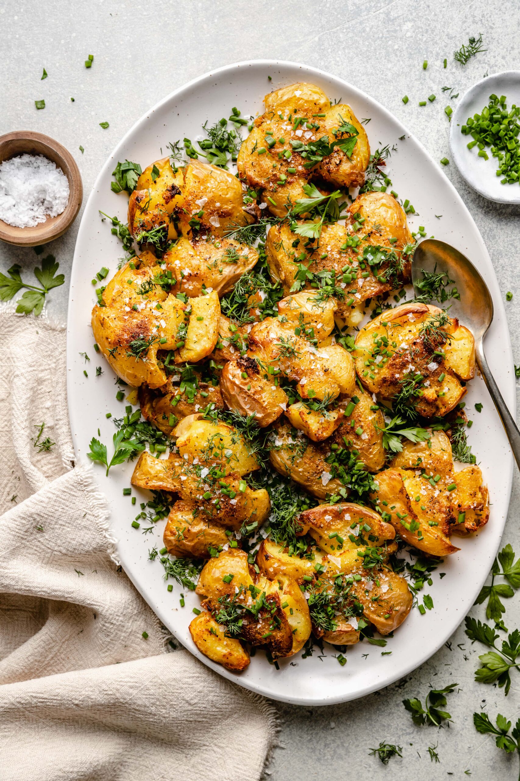 Super Crispy Smashed Potatoes (With Herbs) - Alphafoodie