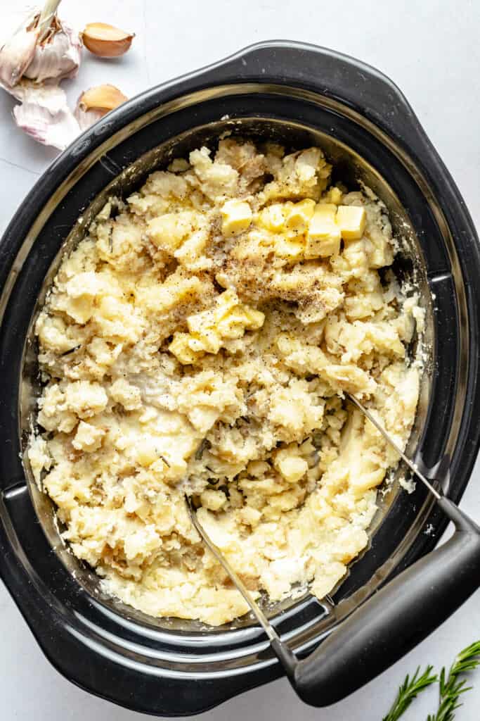 mashed potatoes in slow cooker