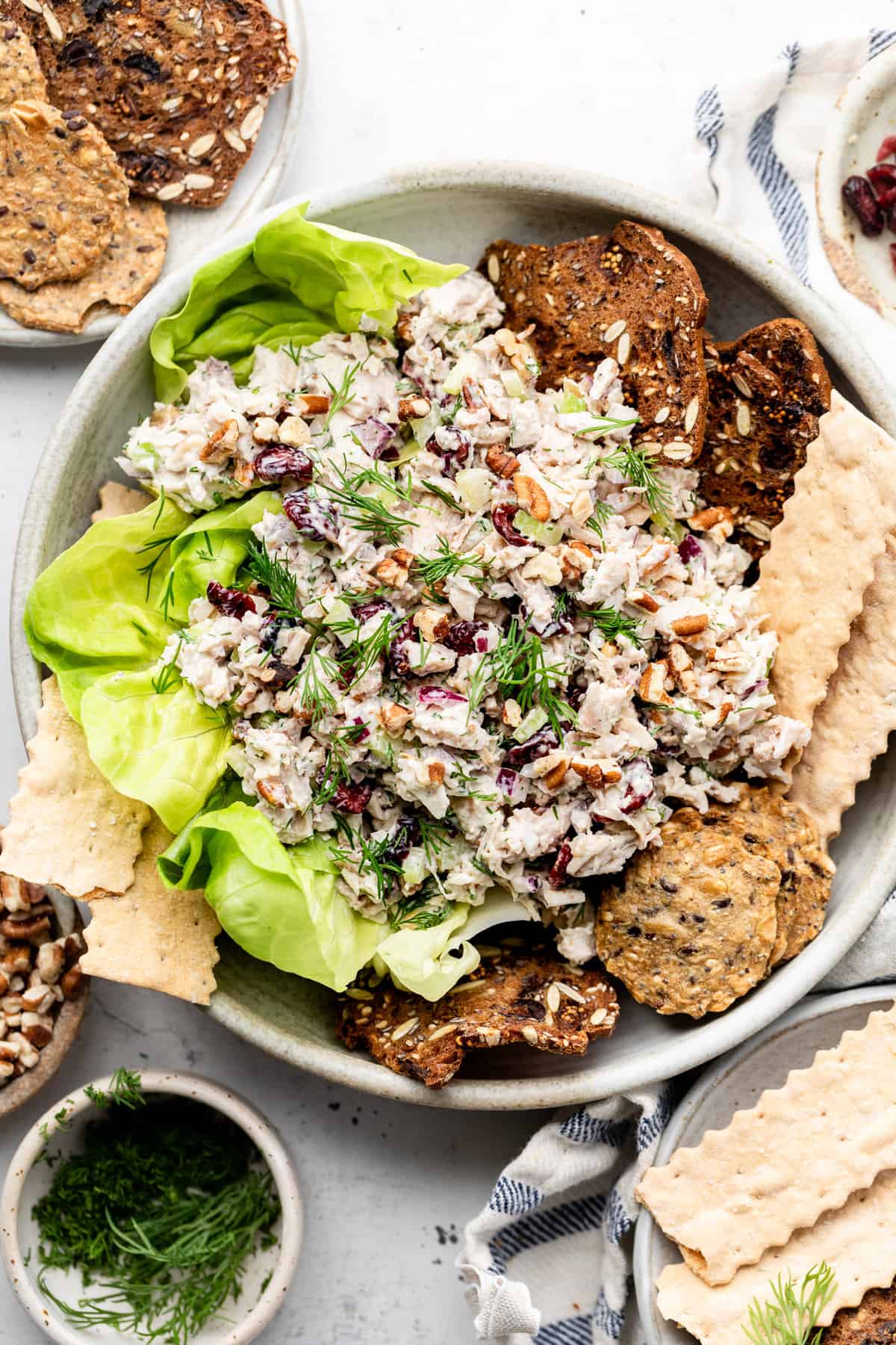 turkey salad with lettuce and crackers
