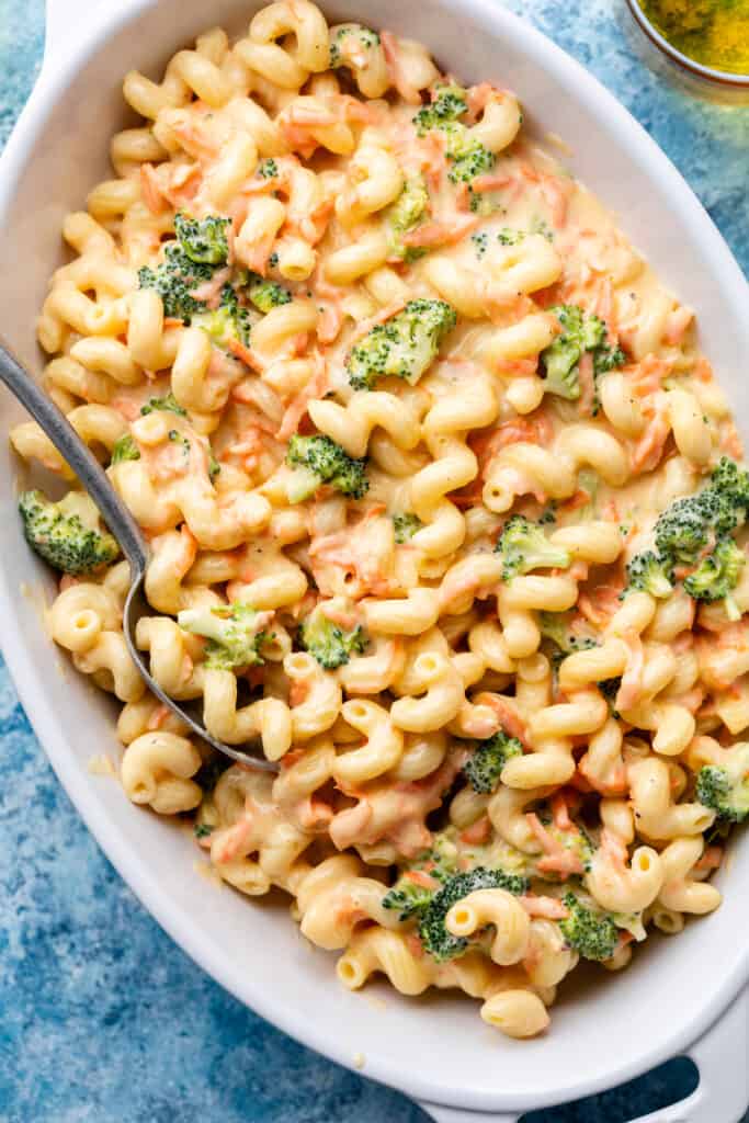 broccoli Mac and cheese in casserole dish