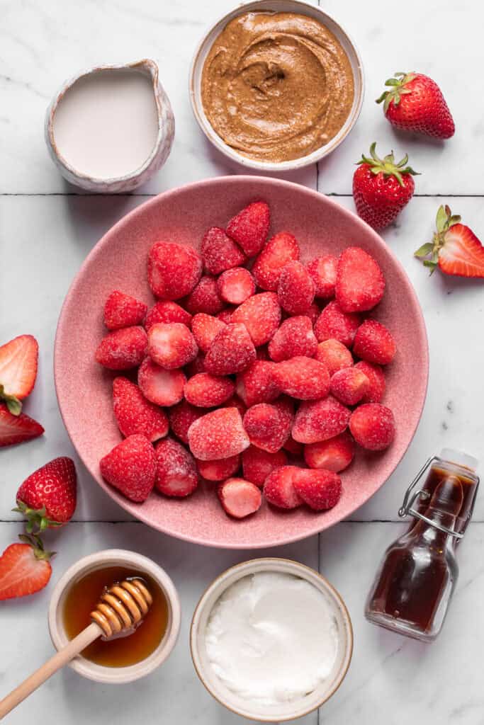 strawberry smoothie ingredients