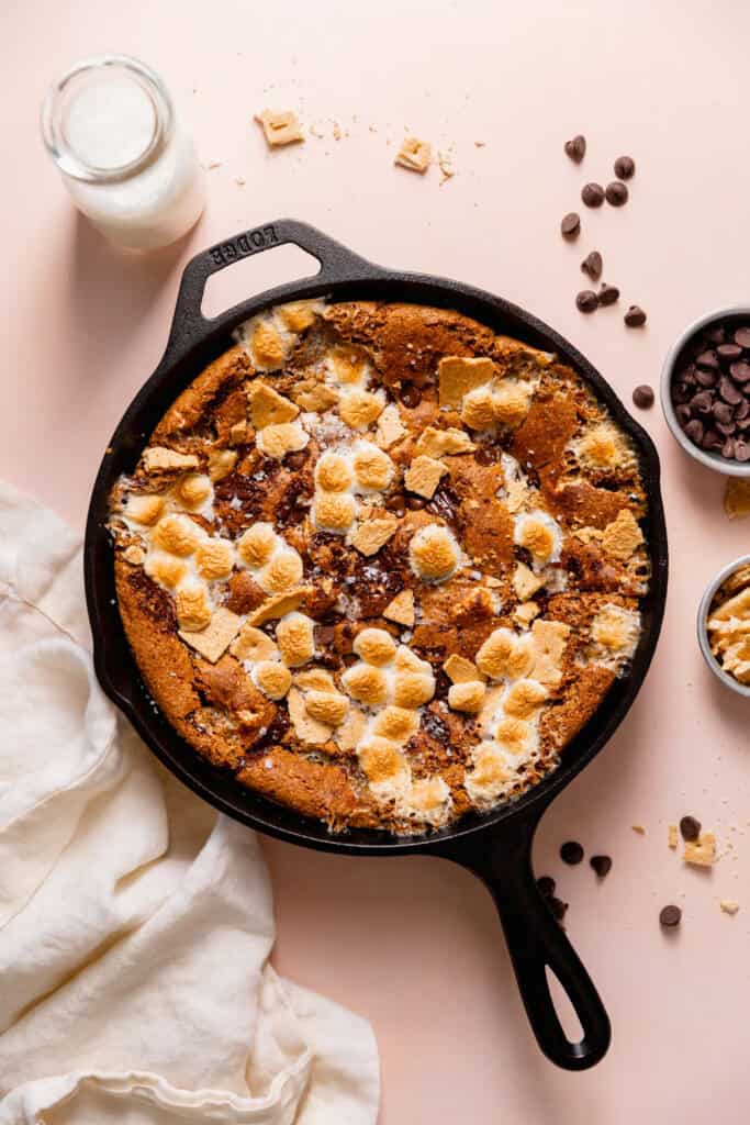 s'mores skillet cookie in cast iron skillet
