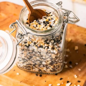 everything bagel seasoning in jar with spoon