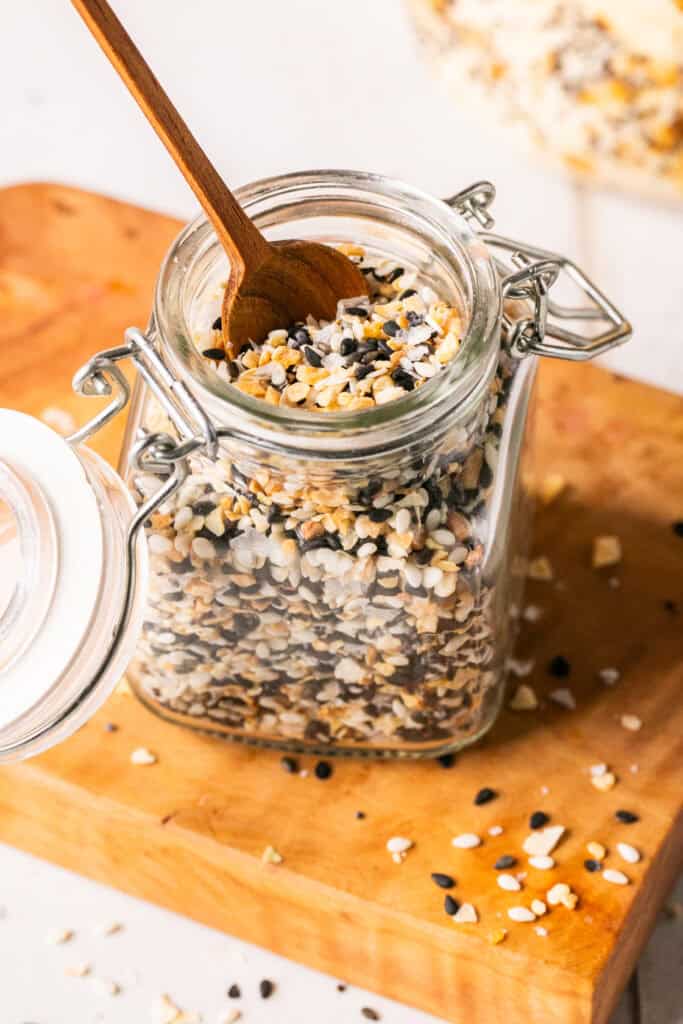 everything bagel seasoning in jar with spoon