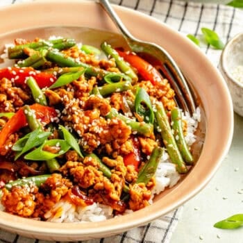 gochujang chicken bowl with fork